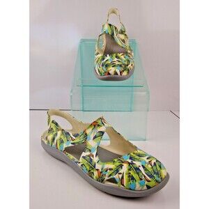 Crocs Swiftwater Wave Tropical Print Slip on Flats Sandals Women's Size 9
